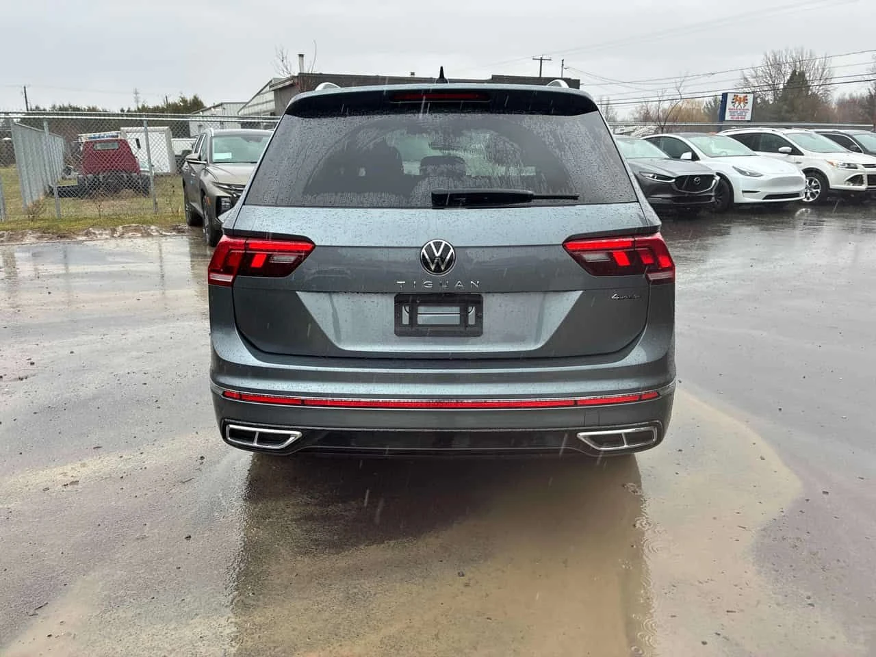 VW Tiguan Highline R Line| ПОДГРЕВ| ОБДУХ| КЛИПОВЕ| CARFAX, снимка 5 - Автомобили и джипове - 54480309