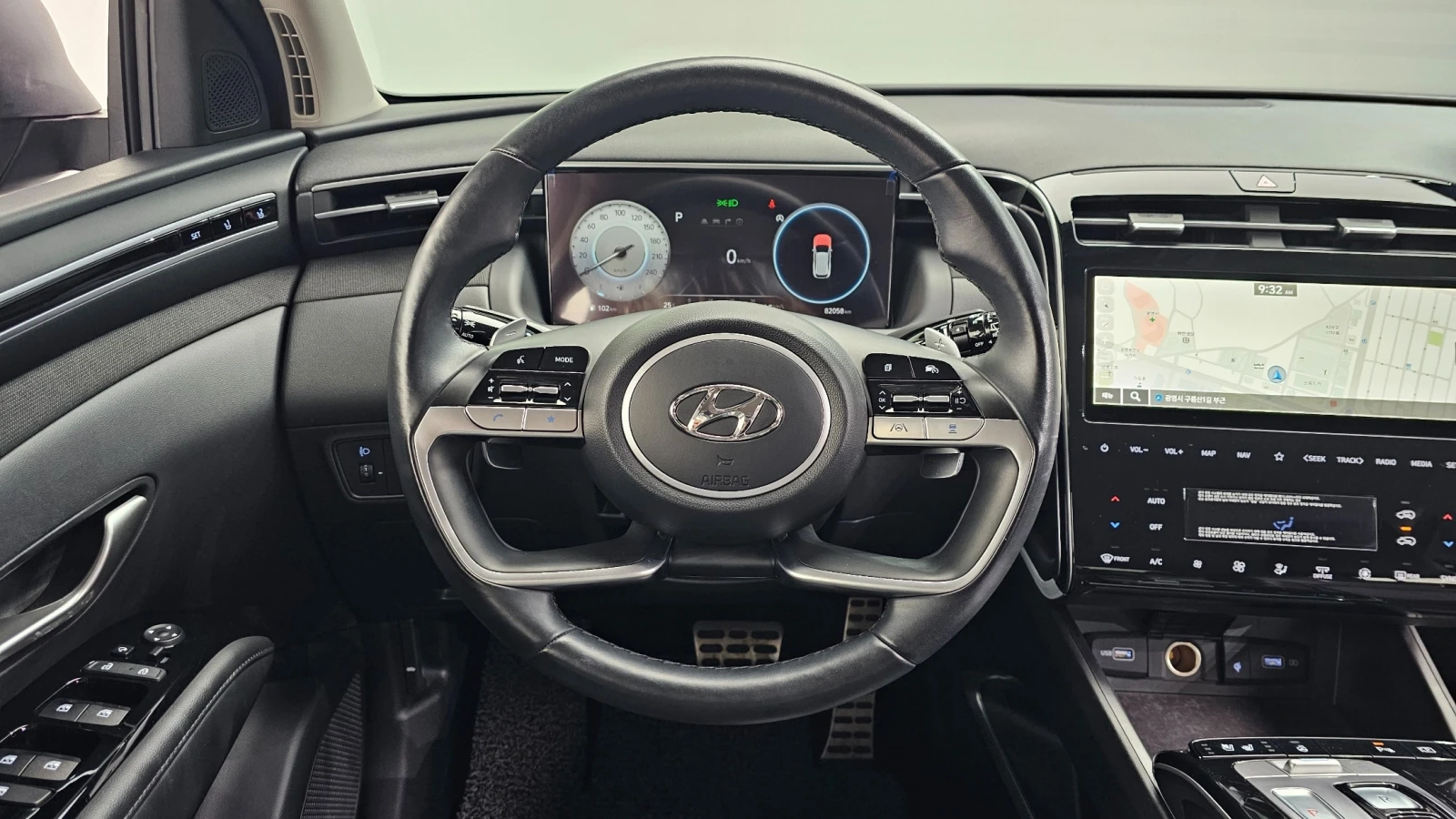 Hyundai Tucson, снимка 11 - Автомобили и джипове - 54895642