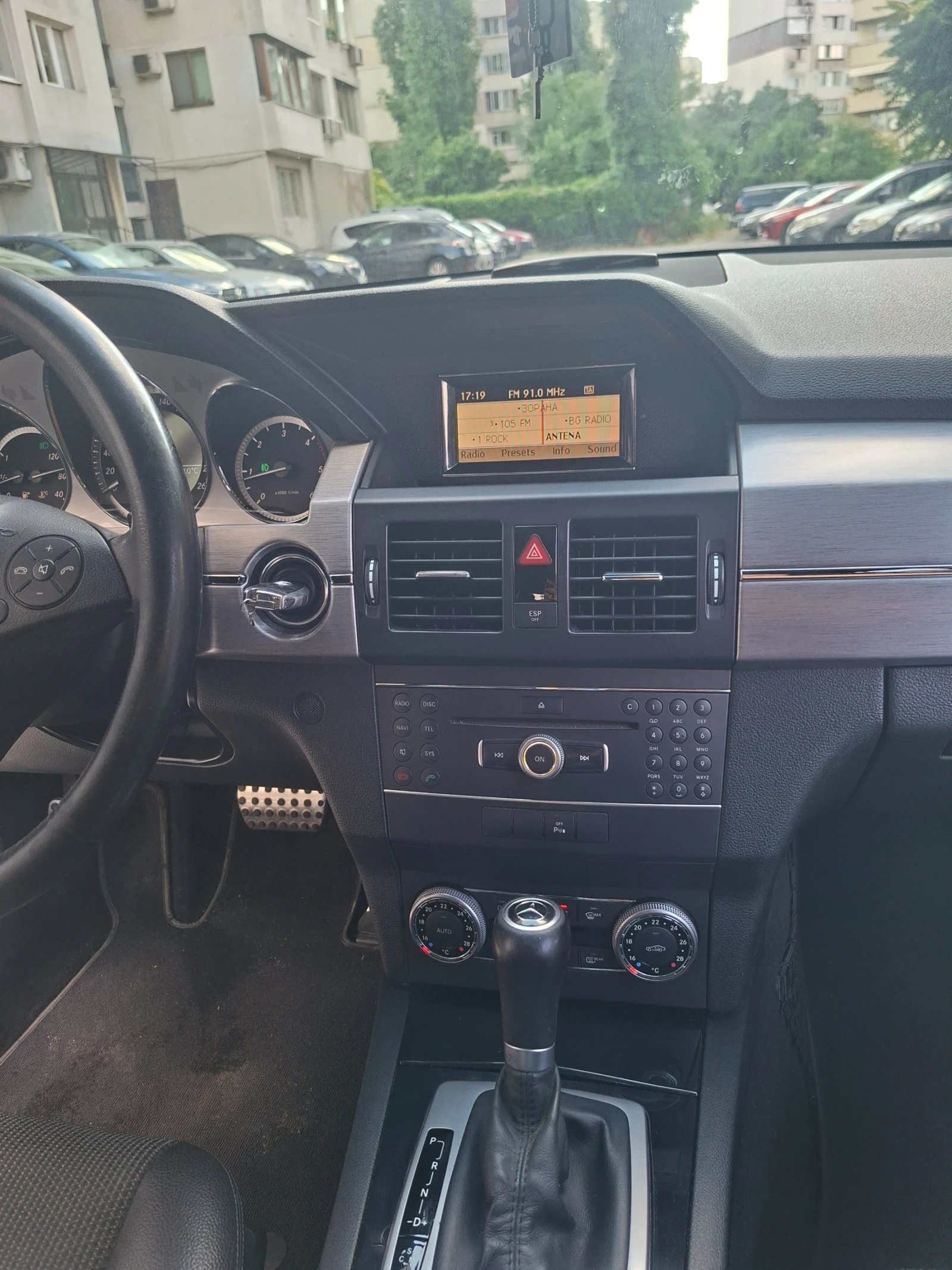 Mercedes-Benz GLK, снимка 14 - Автомобили и джипове - 55385938