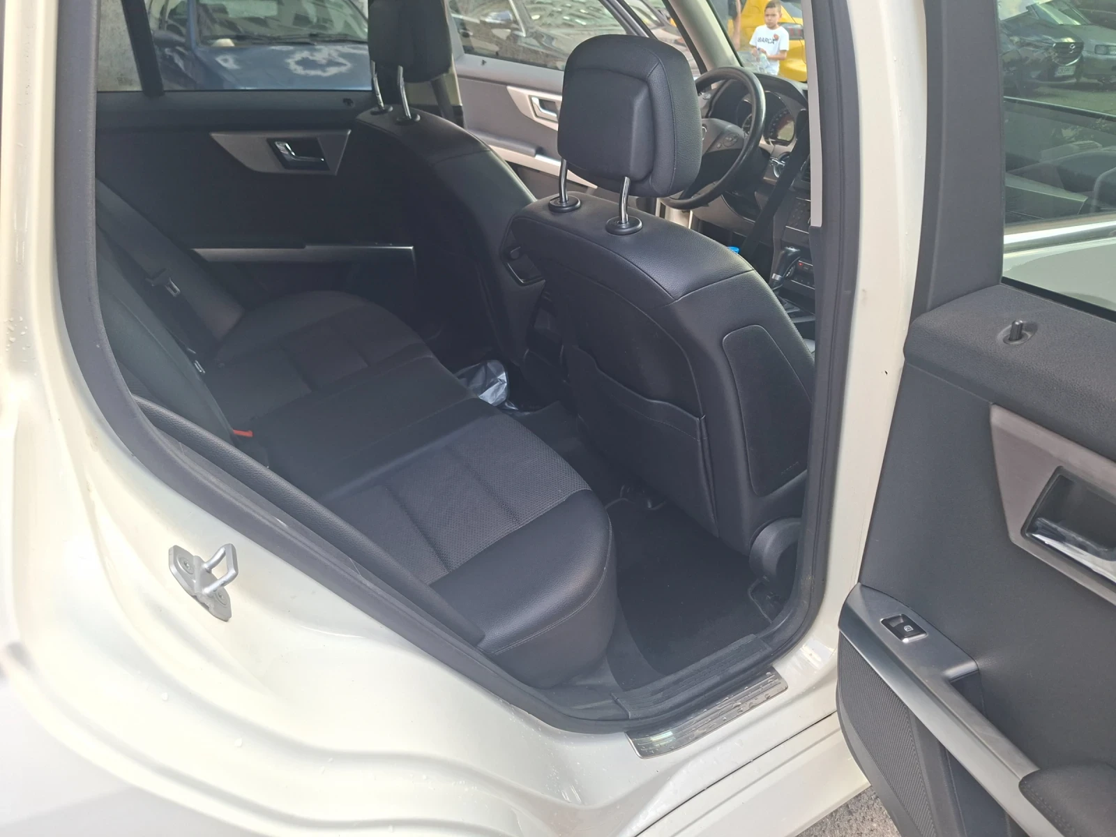 Mercedes-Benz GLK, снимка 12 - Автомобили и джипове - 55385938