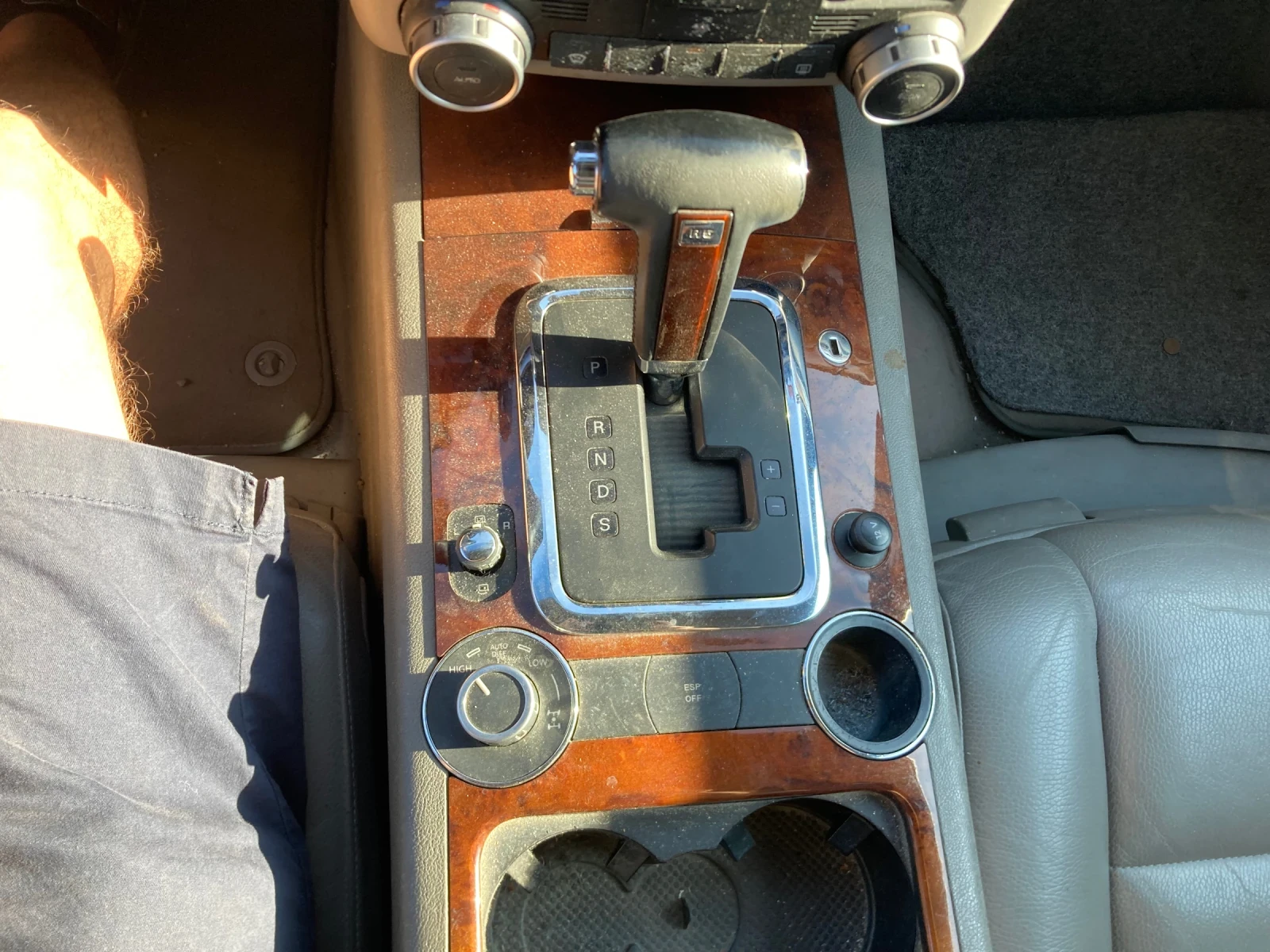 VW Touareg 2.5 TDI Klima 4х4, снимка 14 - Автомобили и джипове - 55388013