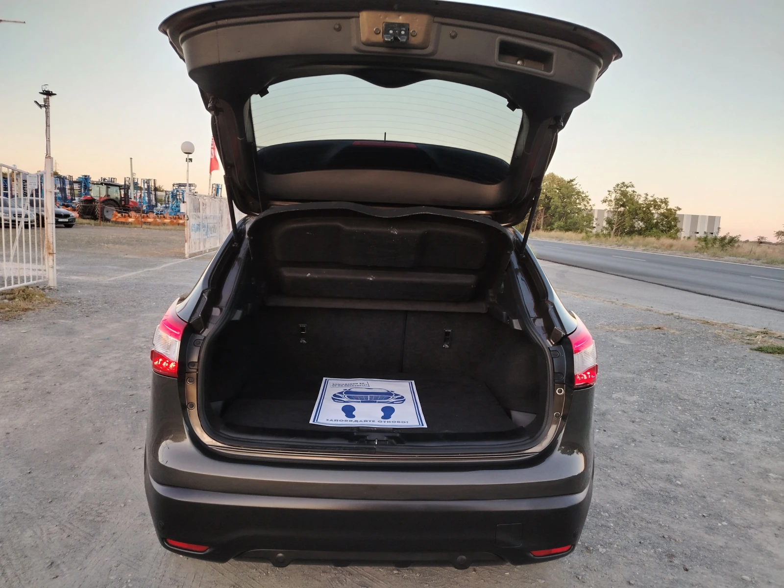 Nissan Qashqai 1.6-131 �� ����, ���������, ��������, ���� | Mobile.bg � ����������� 9