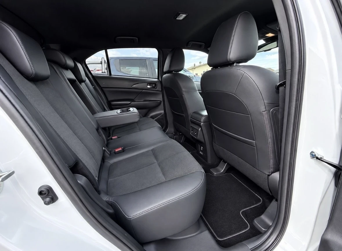 Mitsubishi Eclipse Cross ПЛЪГ-ИН ХИБРИД ПРОБЕГ САМО НА ТОК 60 км 4х4 188к.с, снимка 11 - Автомобили и джипове - 56148852