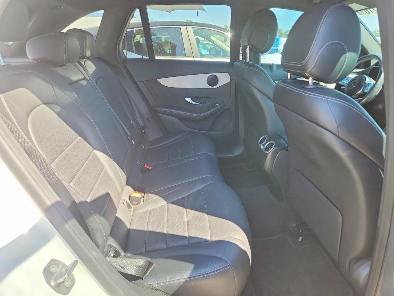 Mercedes-Benz GLC 300, снимка 11 - Автомобили и джипове - 56346813