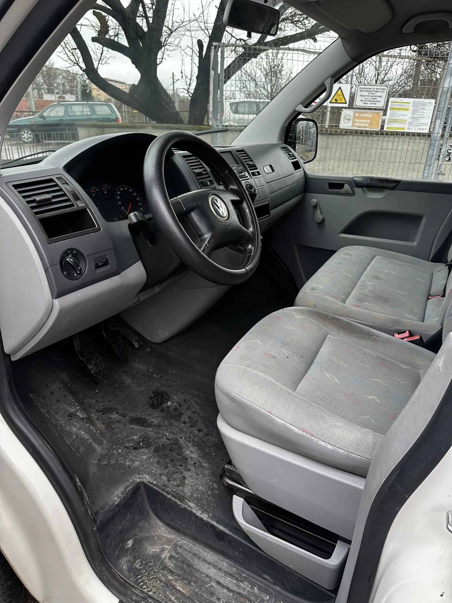 VW T5 1.9TDI, снимка 10 - Бусове и автобуси - 54005796