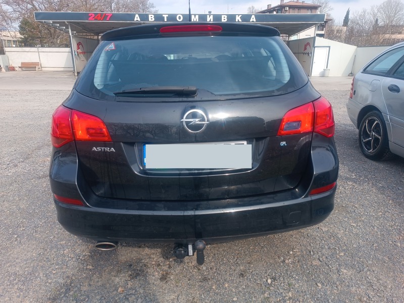 Opel Astra, снимка 2 - Автомобили и джипове - 44459480