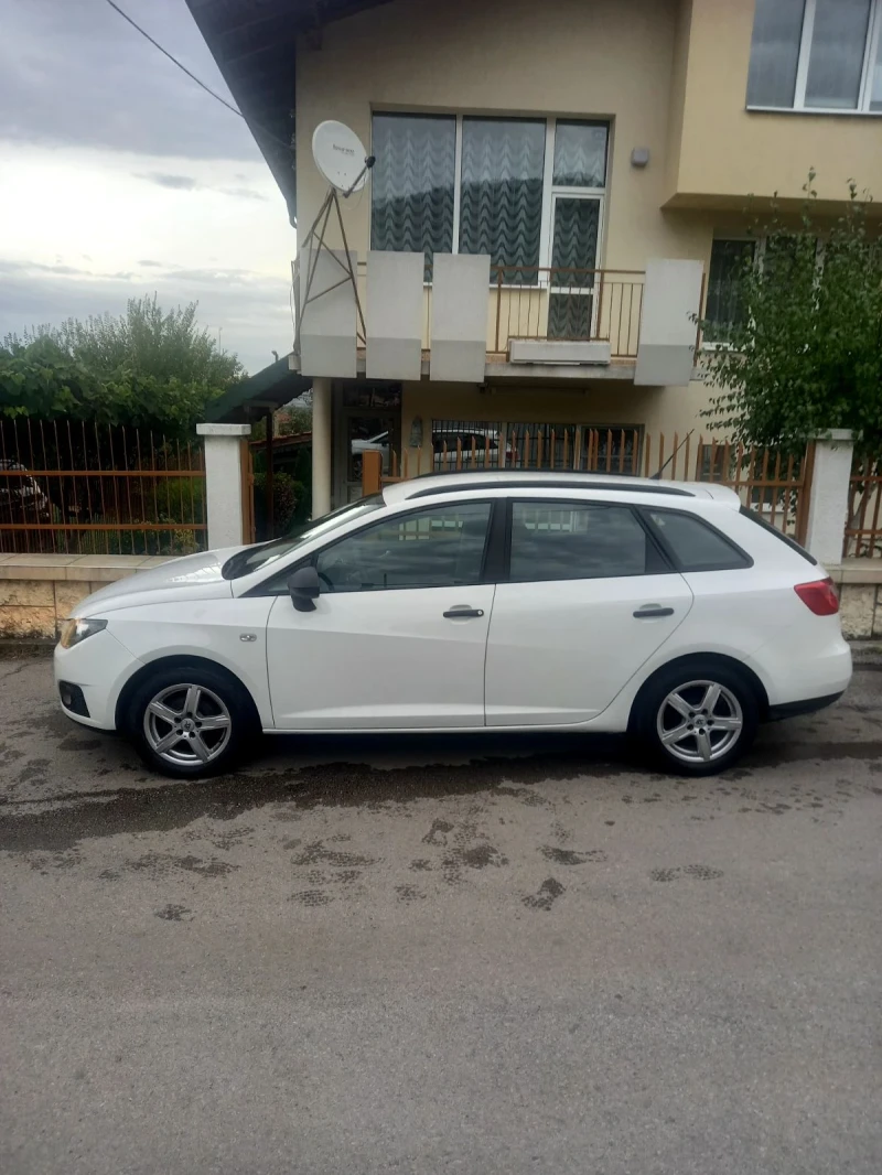 Seat Ibiza 1.2 бензин, снимка 3 - Автомобили и джипове - 47563764