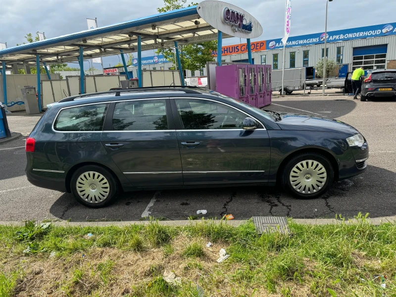 VW Passat 2.0 FSI, снимка 4 - Автомобили и джипове - 48406171