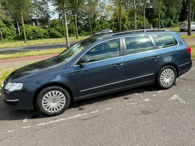 VW Passat 2.0 FSI, снимка 3 - Автомобили и джипове - 48406171