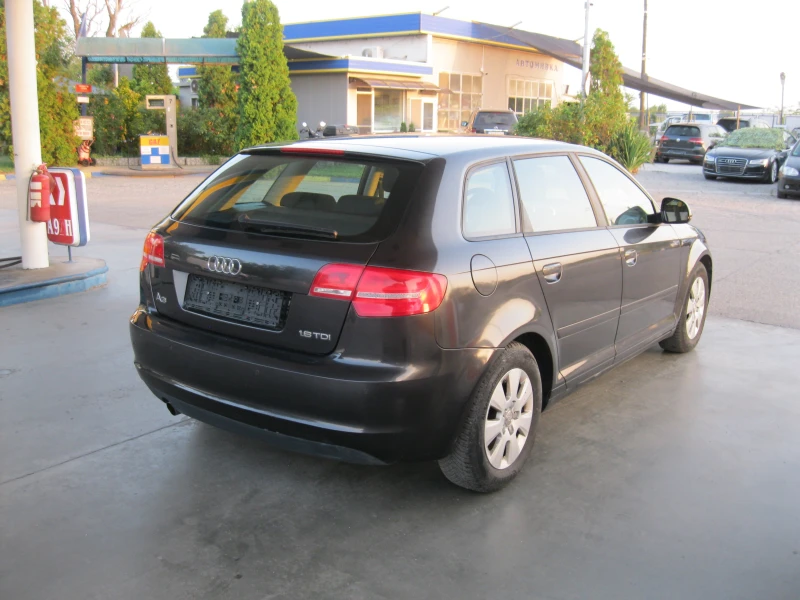 Audi A3 Sportback , снимка 5 - Автомобили и джипове - 51143415