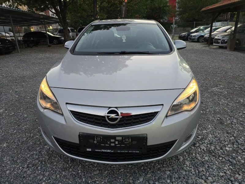 Opel Astra 1.4 TURBO , снимка 2 - Автомобили и джипове - 51740255