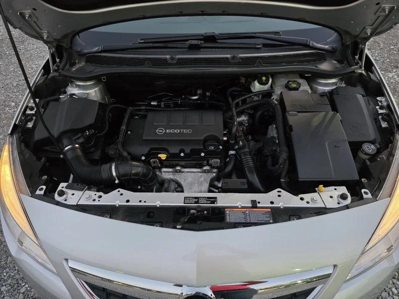 Opel Astra 1.4 TURBO , снимка 16 - Автомобили и джипове - 51740255