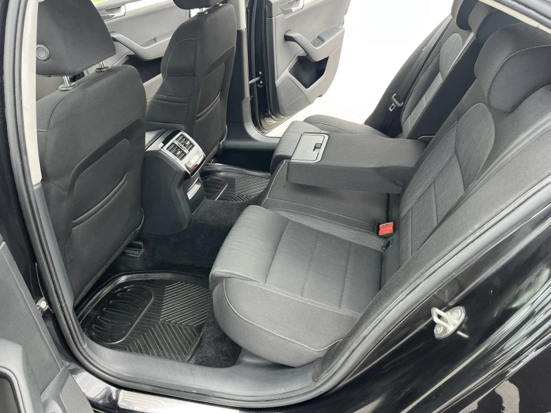 Skoda Superb 2.0TDI 150к 6 СКОРОСТИ EURO 6 DISTRONIK АВТОПИЛОТ , снимка 9 - Автомобили и джипове - 51949498
