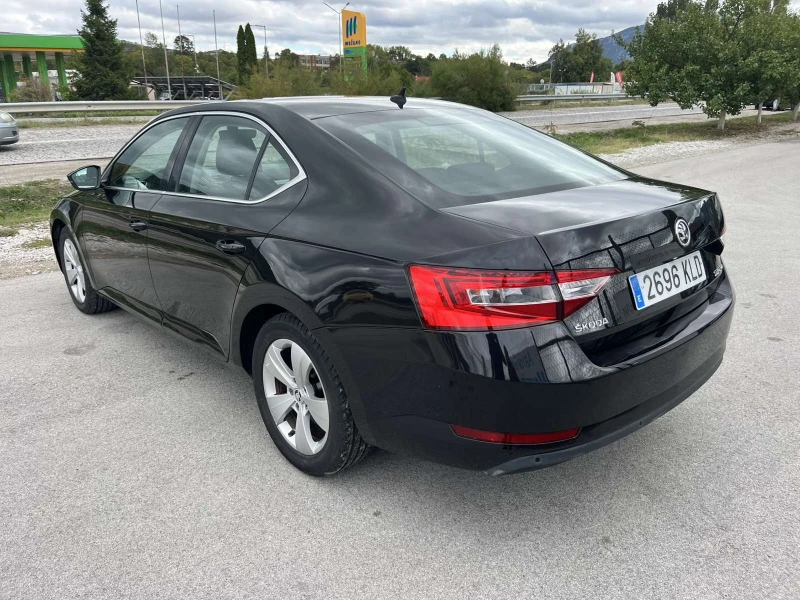 Skoda Superb 2.0TDI 150к 6 СКОРОСТИ EURO 6 DISTRONIK АВТОПИЛОТ , снимка 5 - Автомобили и джипове - 51949498