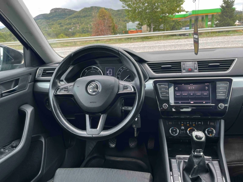 Skoda Superb 2.0TDI 150к 6 СКОРОСТИ EURO 6 DISTRONIK АВТОПИЛОТ , снимка 12 - Автомобили и джипове - 51949498