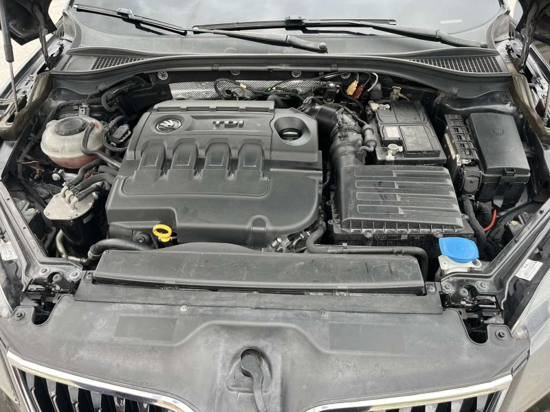 Skoda Superb 2.0TDI 150к 6 СКОРОСТИ EURO 6 DISTRONIK АВТОПИЛОТ , снимка 17 - Автомобили и джипове - 51949498