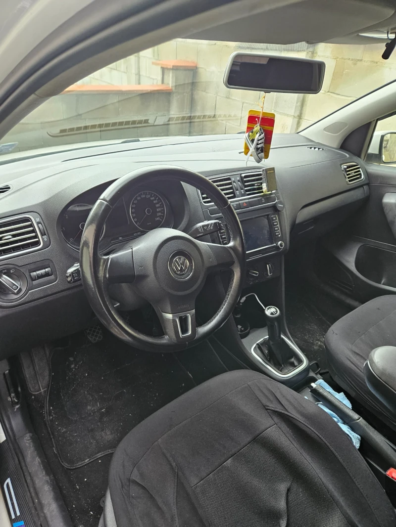 VW Polo, снимка 2 - Автомобили и джипове - 52248143