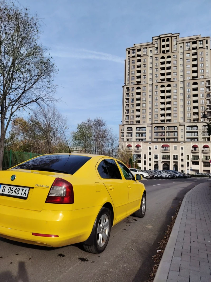 Skoda Octavia 1.6 MPI, снимка 5 - Автомобили и джипове - 52695593