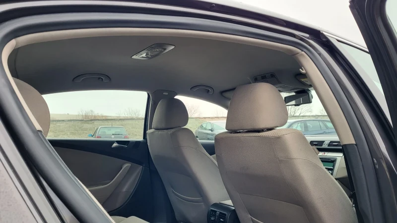 VW Passat 2.0TDI-140 6 SK* CR, снимка 7 - Автомобили и джипове - 53212306