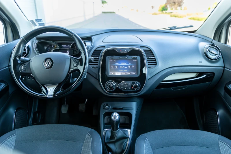 Renault Captur 1.5 DCI, снимка 9 - Автомобили и джипове - 53587098