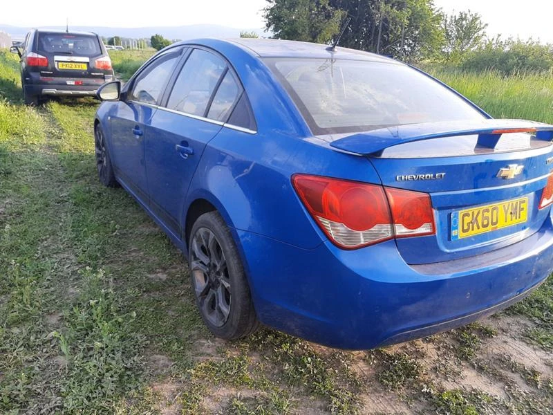 Chevrolet Cruze 2.0 VCDI, снимка 5 - Автомобили и джипове - 32997090