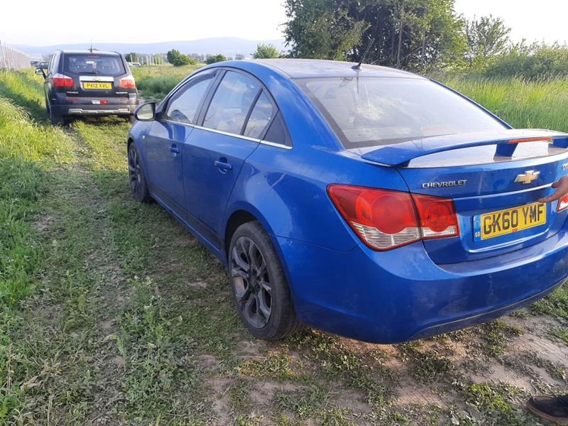 Chevrolet Cruze 2.0 VCDI, снимка 6 - Автомобили и джипове - 32997090