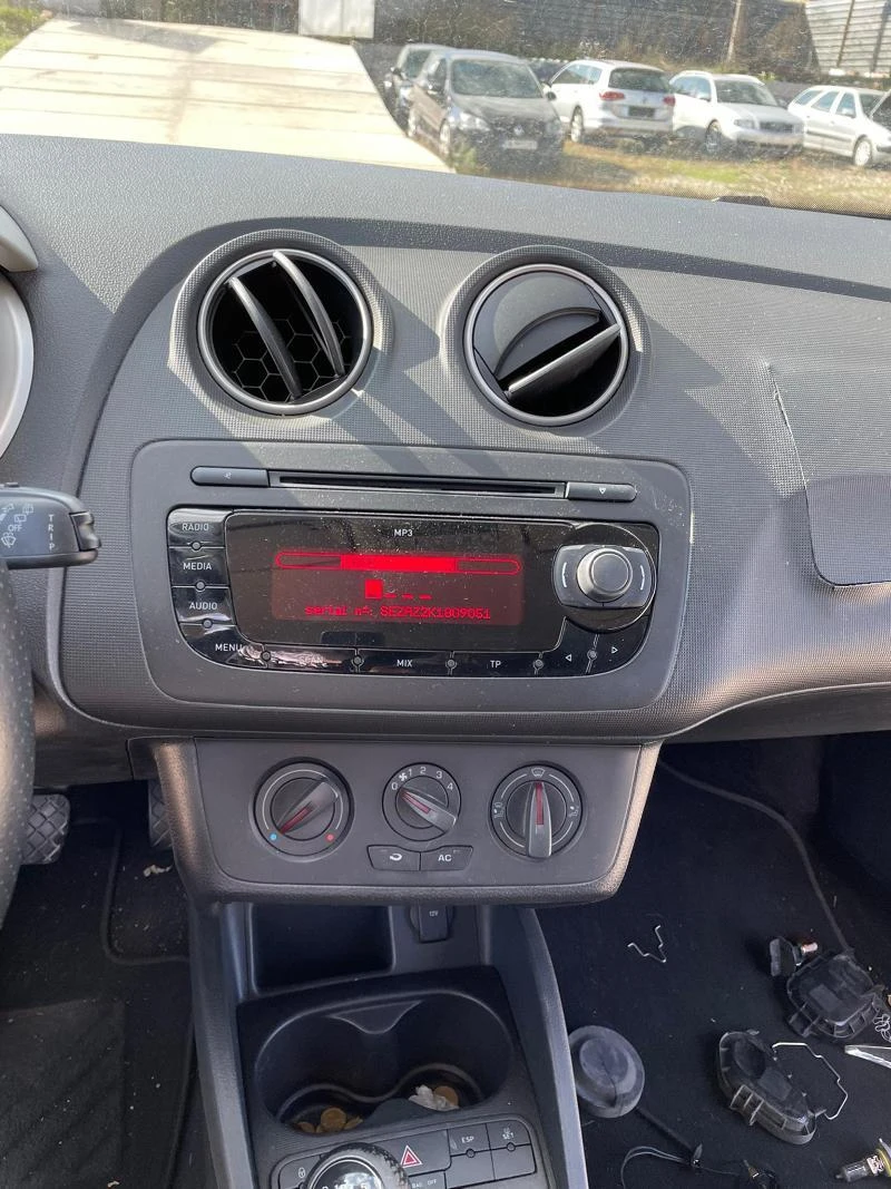 Seat Ibiza 1.2tsi, снимка 11 - Автомобили и джипове - 45089962