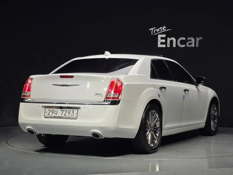 Chrysler 300c 3.6, снимка 2 - Автомобили и джипове - 54326060