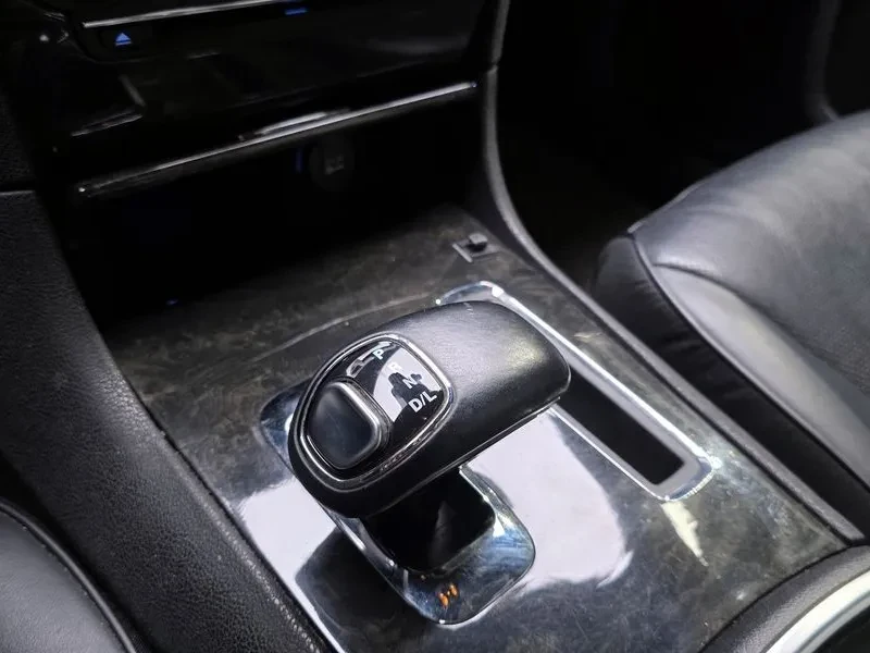 Chrysler 300c 3.6, снимка 9 - Автомобили и джипове - 54326060