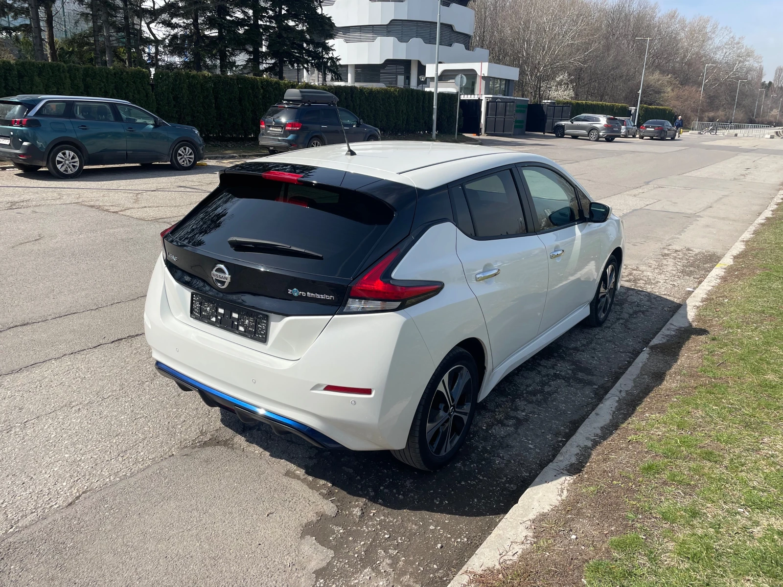 Nissan Leaf  62 KWh  - изображение 6