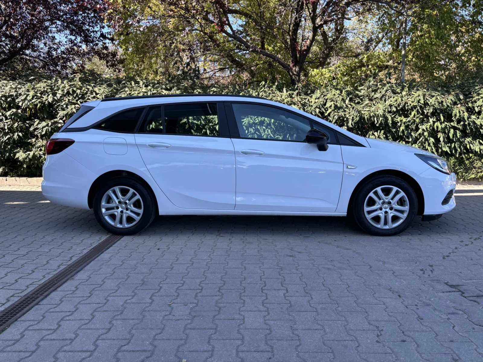 Opel Astra Elegance Sports Tourer - изображение 4