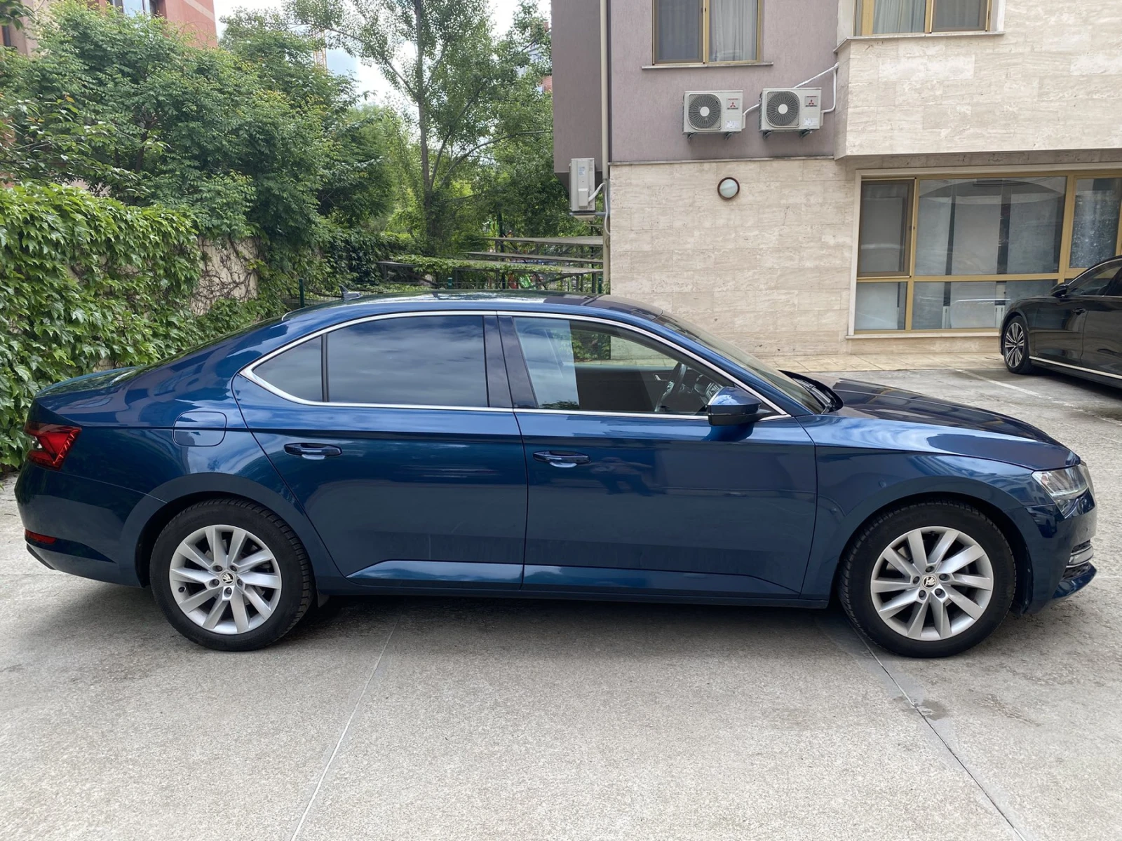 Skoda Superb 2.0TDI/4х4/DSG/200кс./Style - изображение 2