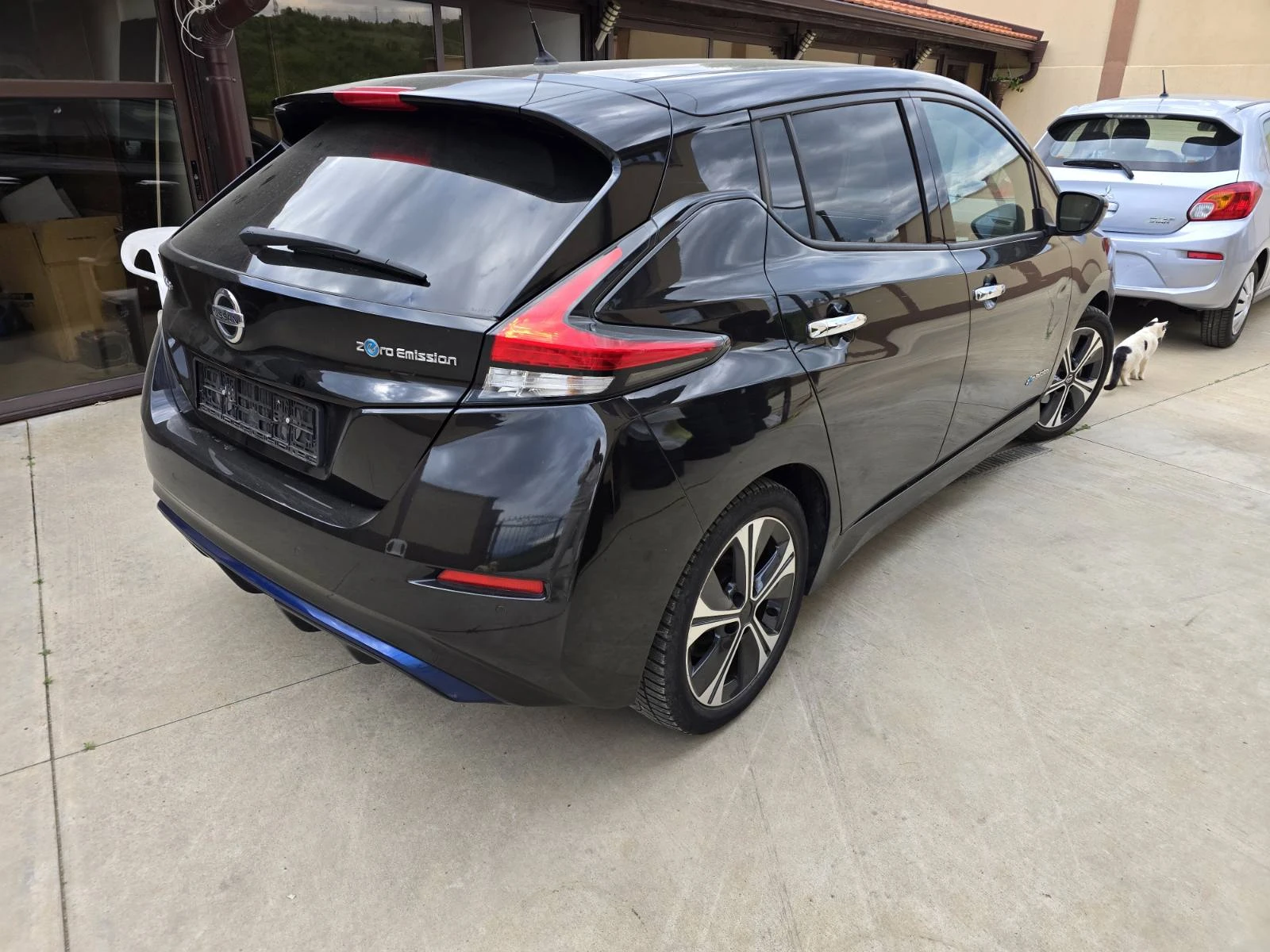 Nissan Leaf  40 kWh - изображение 7