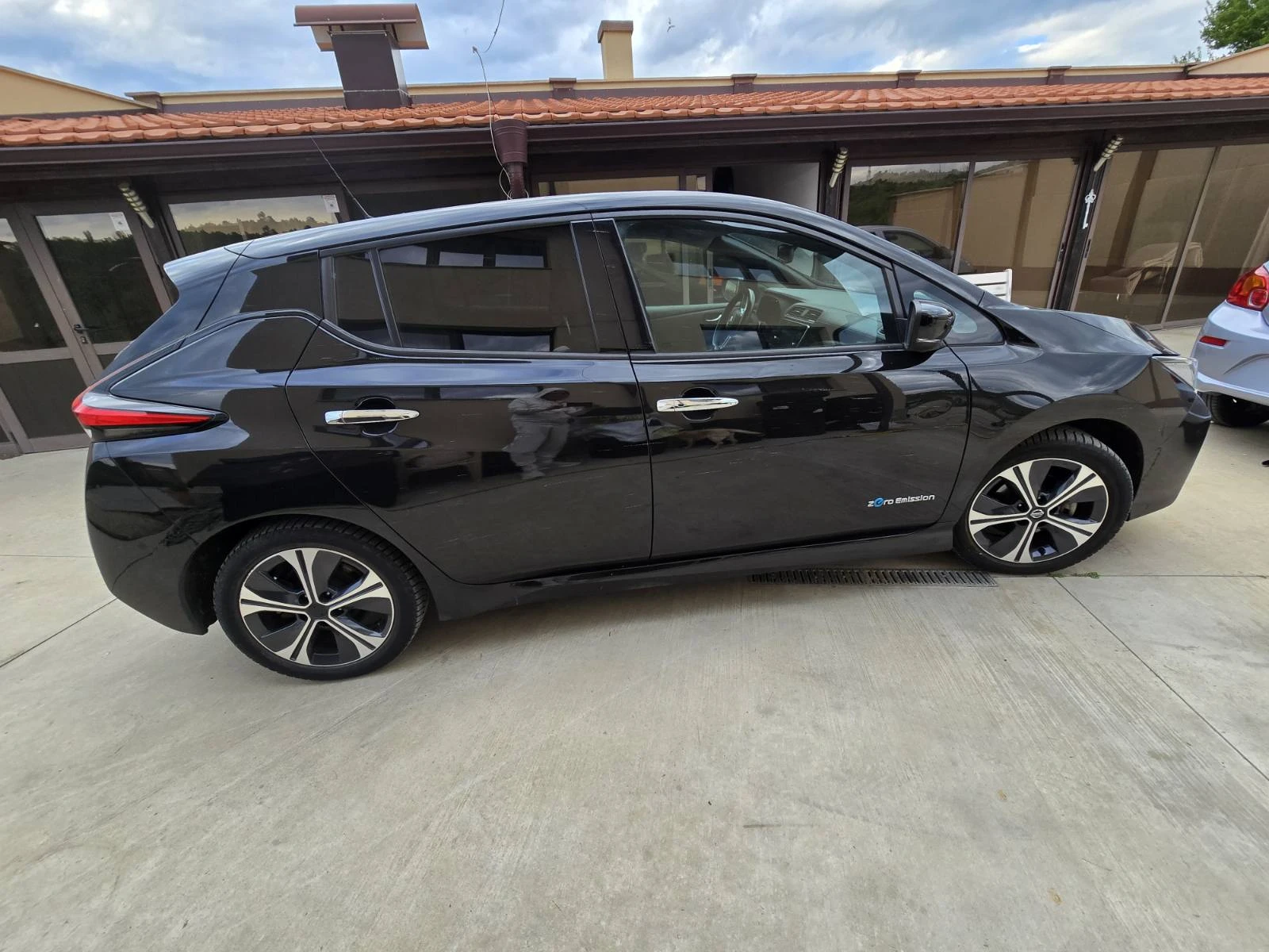 Nissan Leaf  40 kWh - изображение 8