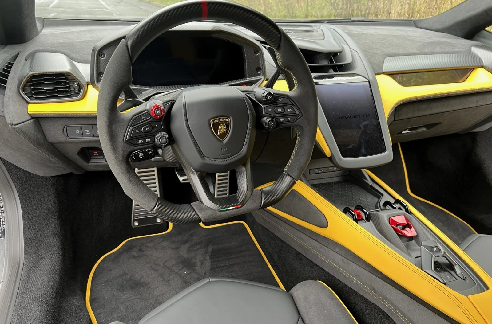 Lamborghini Revuelto 6.5L V12 | Mobile.bg   11