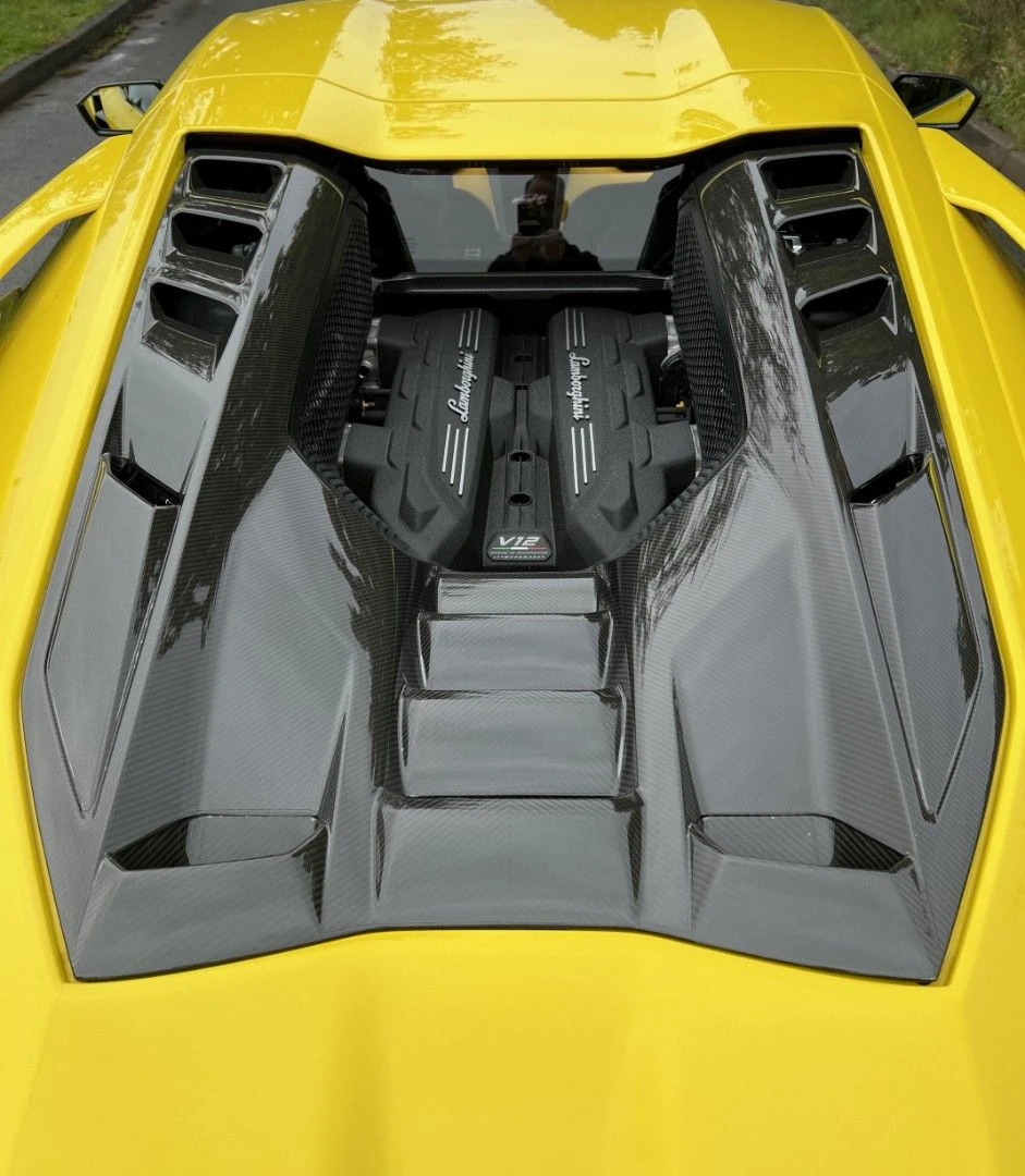 Lamborghini Revuelto 6.5L V12 - изображение 7