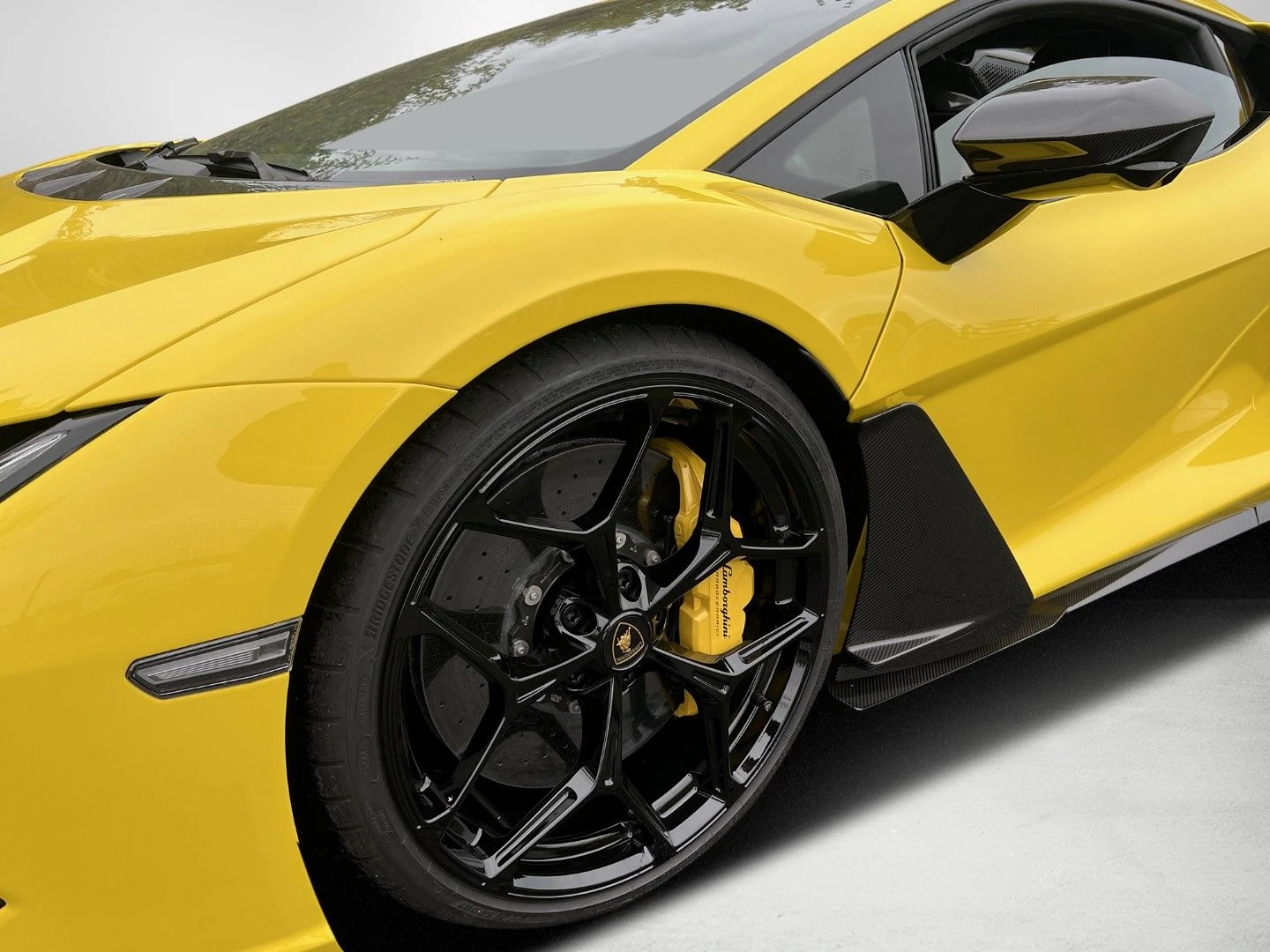Lamborghini Revuelto 6.5L V12 - изображение 3