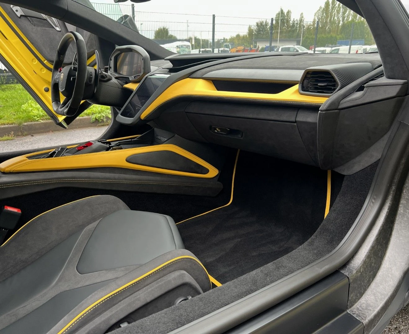 Lamborghini Revuelto 6.5L V12 | Mobile.bg   14