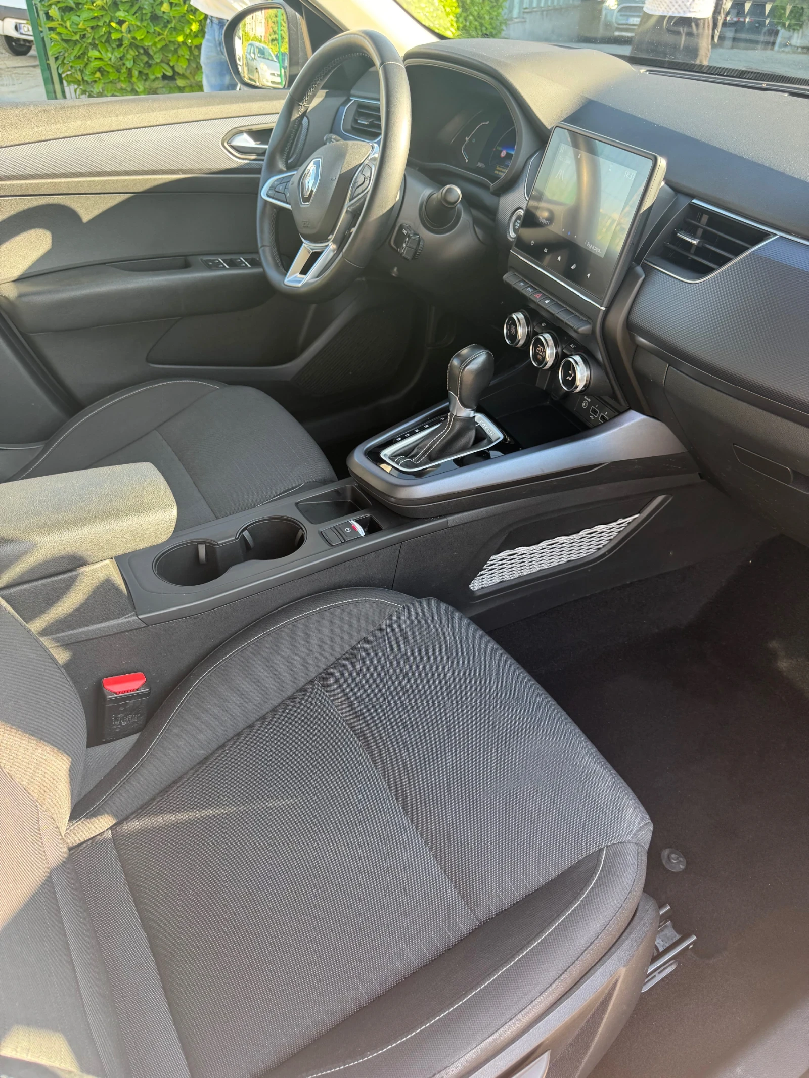 Renault Arkana 1.5 E-Tech 145 - изображение 6