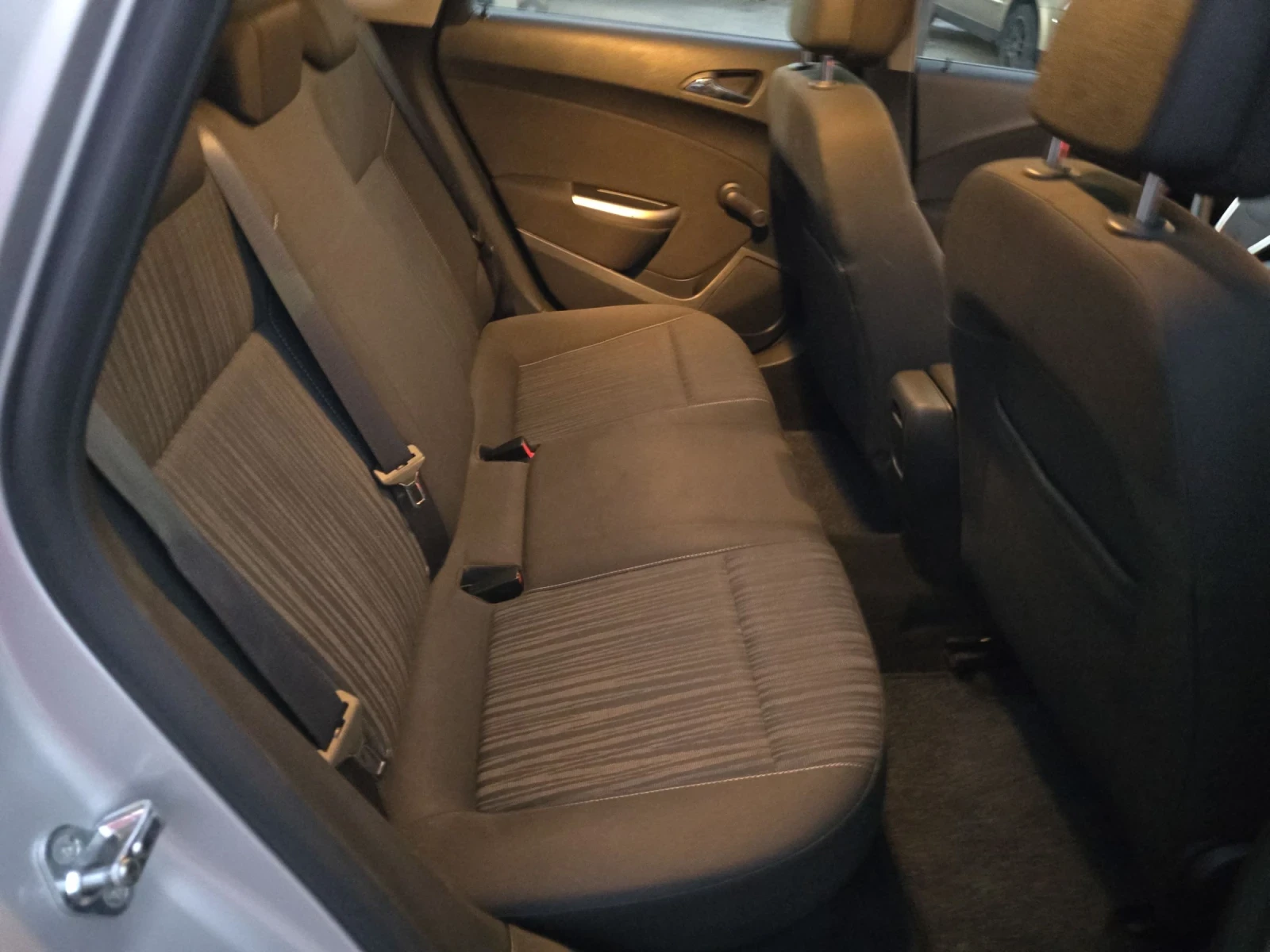 Opel Astra 1.4 TURBO  - изображение 9