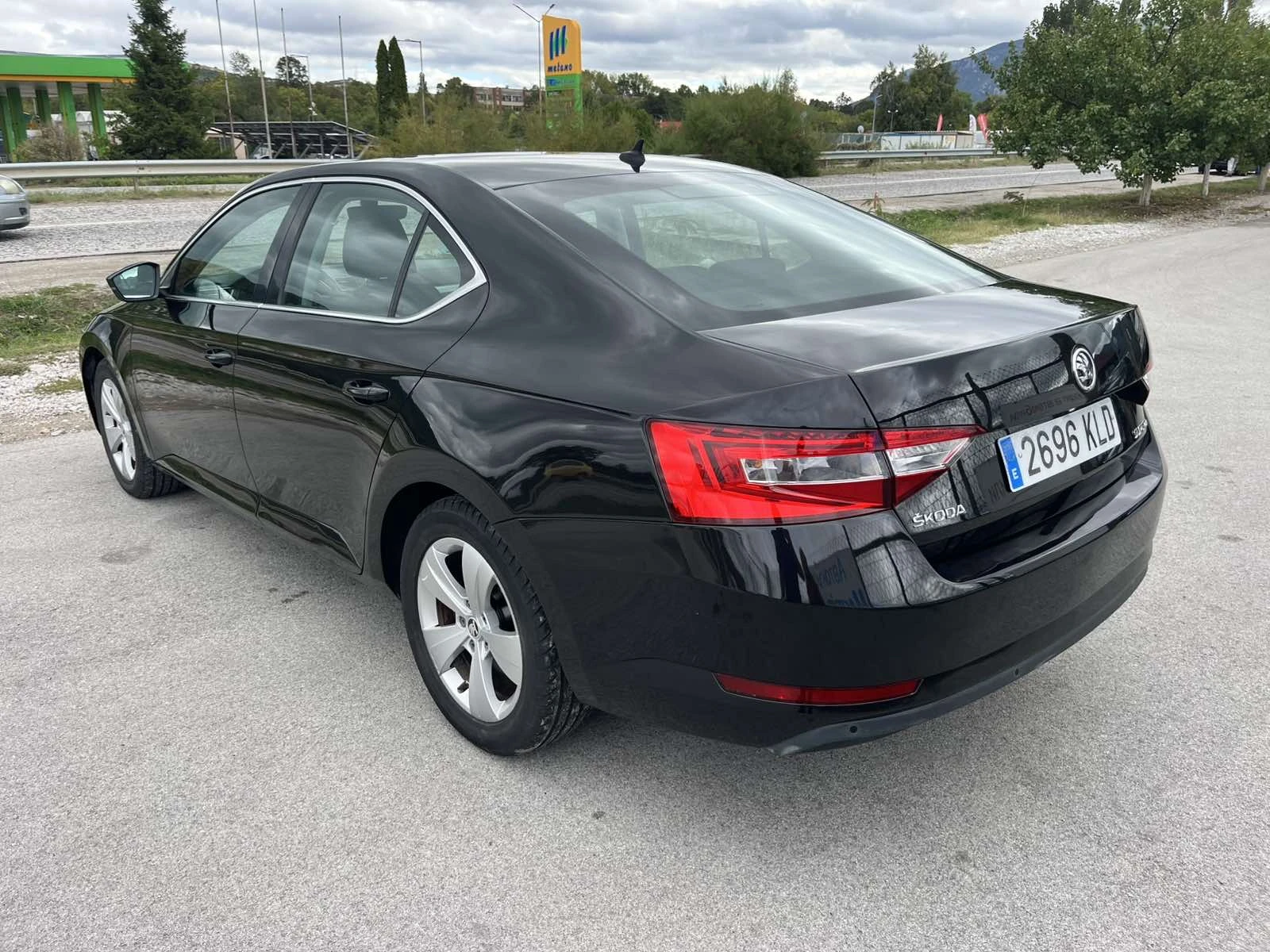 Skoda Superb 2.0TDI 150к 6 СКОРОСТИ EURO 6 DISTRONIK АВТОПИЛОТ  - изображение 5