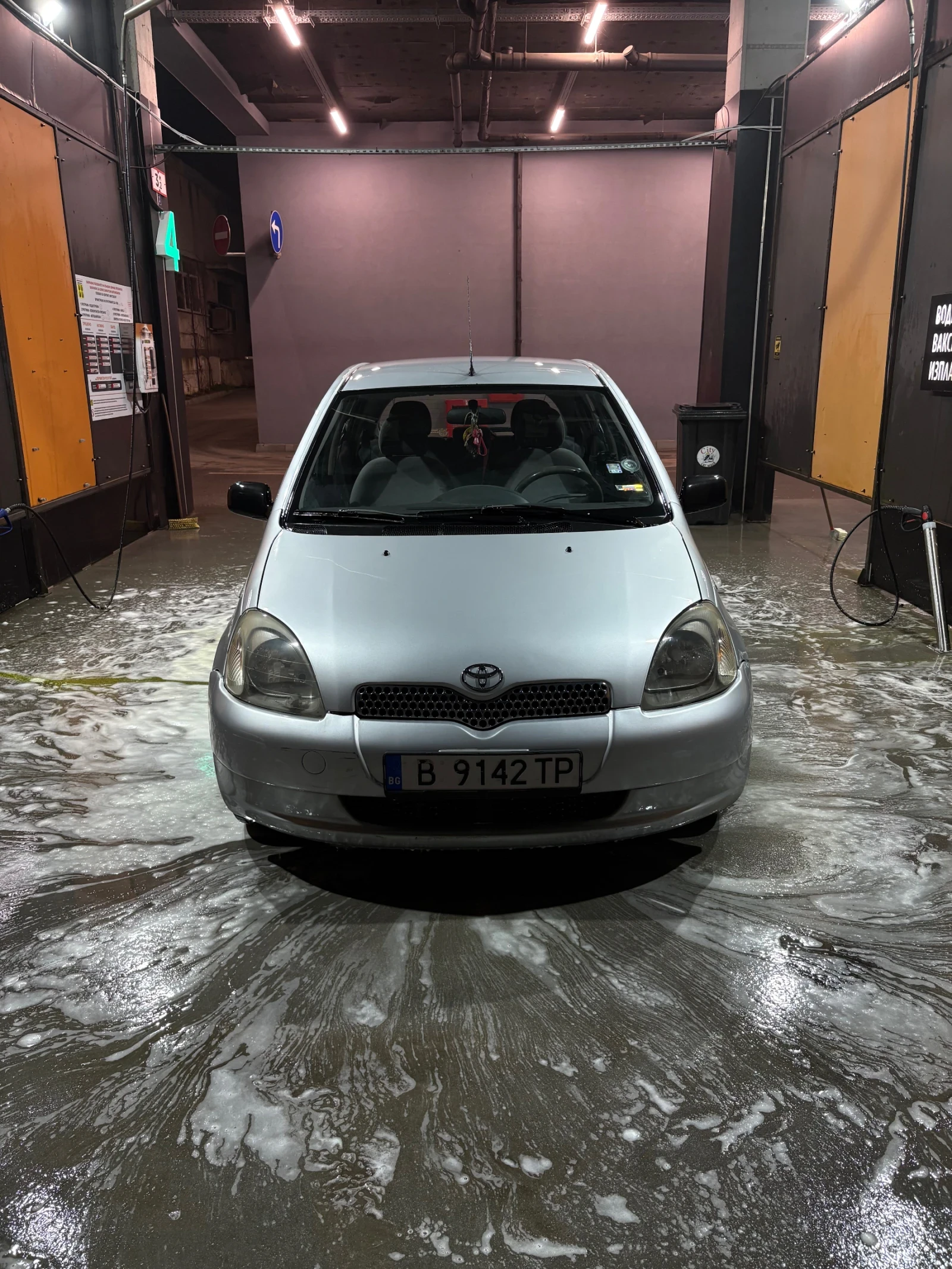 Toyota Yaris 1.0vvti KLIMA, снимка 2 - Автомобили и джипове - 53724097