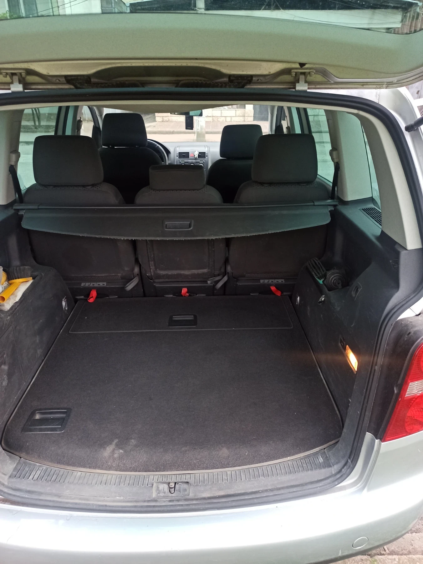 VW Touran, снимка 3 - Автомобили и джипове - 53830000