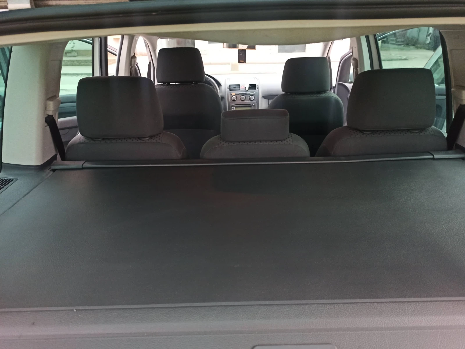 VW Touran, снимка 12 - Автомобили и джипове - 53830000