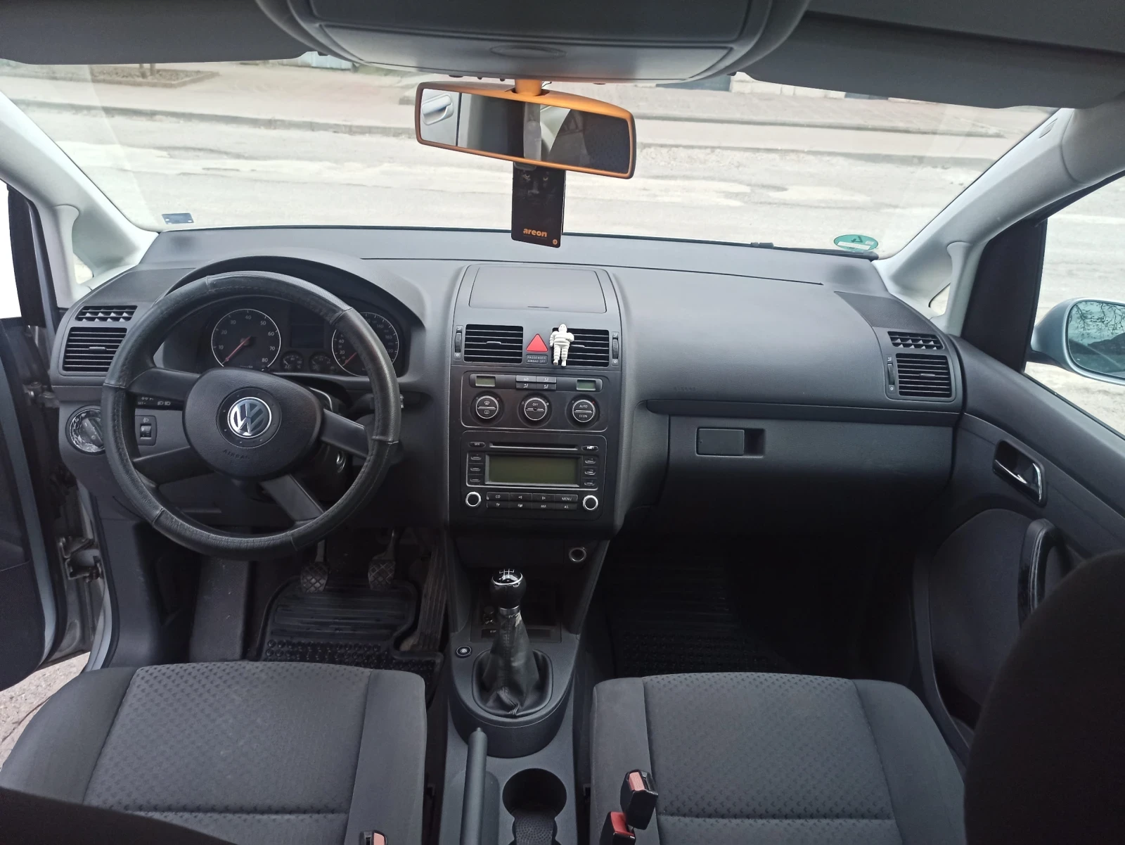 VW Touran, снимка 7 - Автомобили и джипове - 53830000
