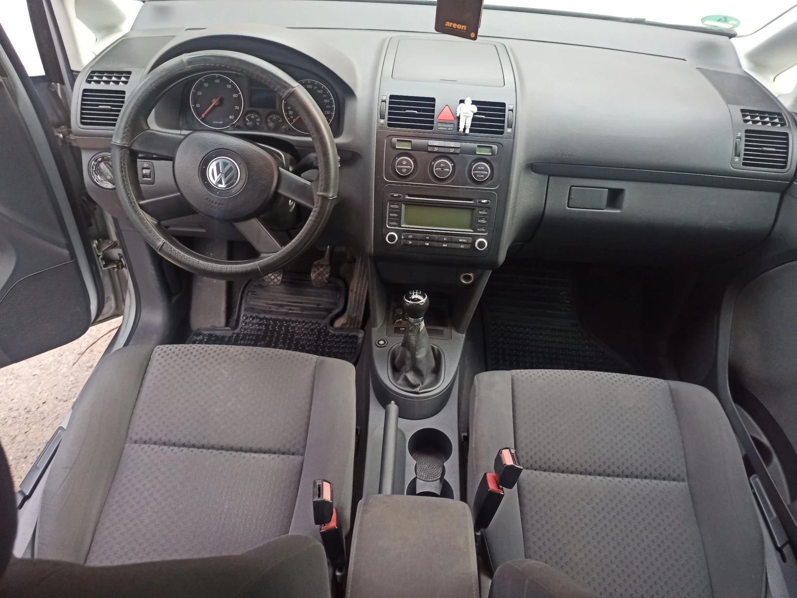 VW Touran, снимка 6 - Автомобили и джипове - 53830000