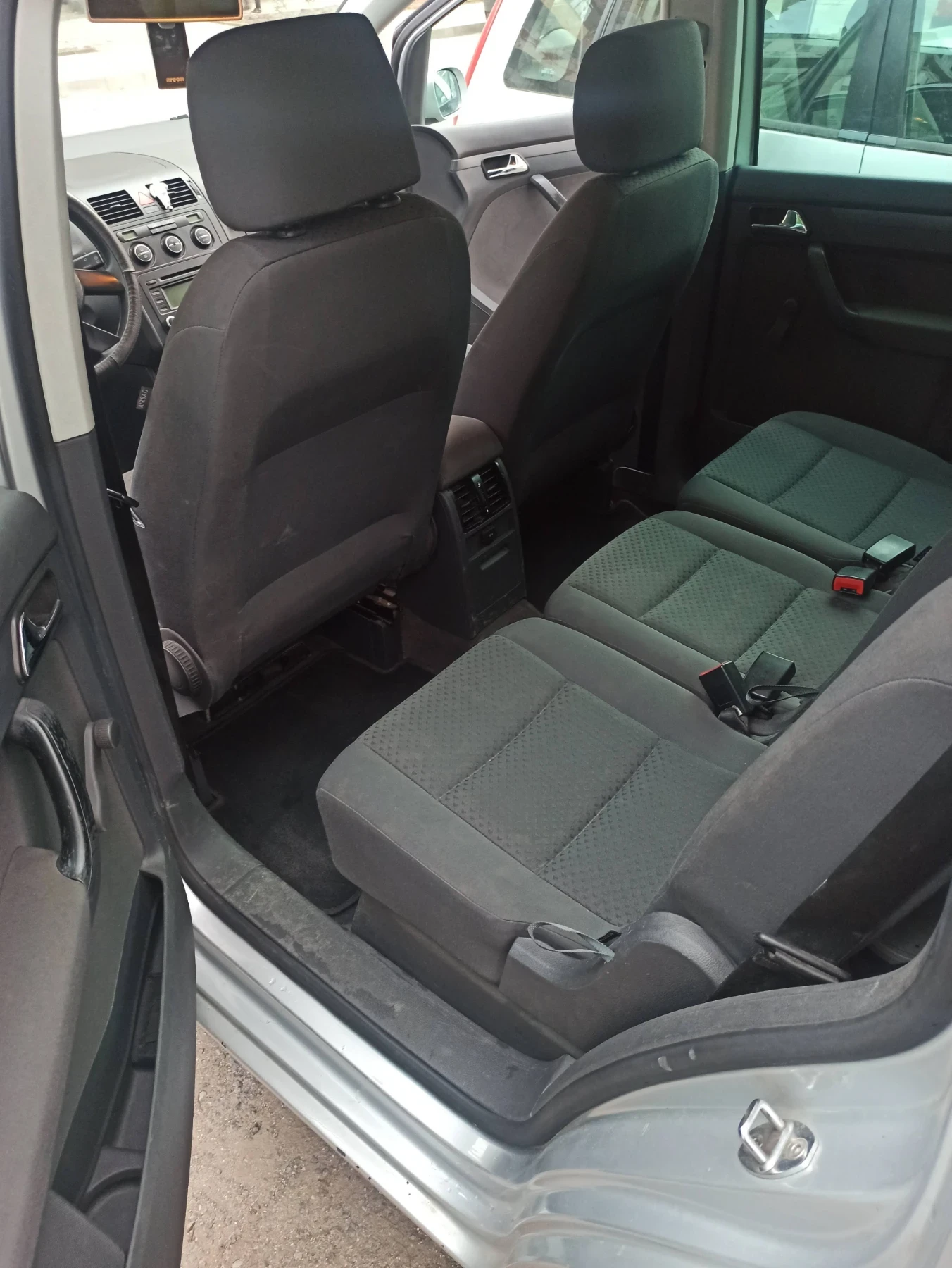 VW Touran, снимка 8 - Автомобили и джипове - 53830000