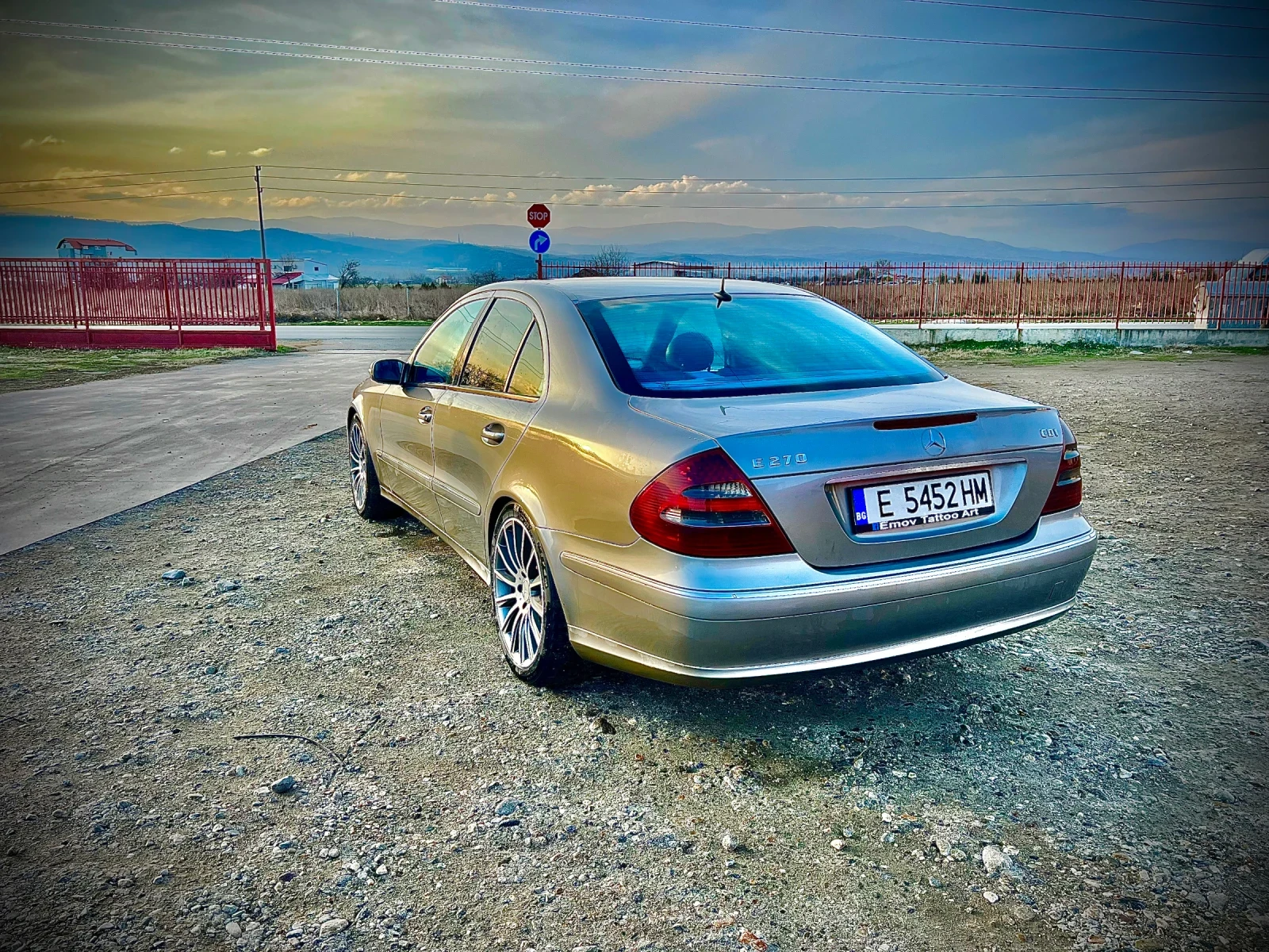 Mercedes-Benz E 270, снимка 2 - Автомобили и джипове - 53953037