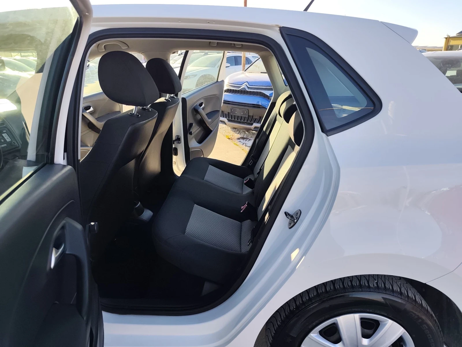 VW Polo 1.2TDI, Фейслифт , снимка 8 - Автомобили и джипове - 54311096