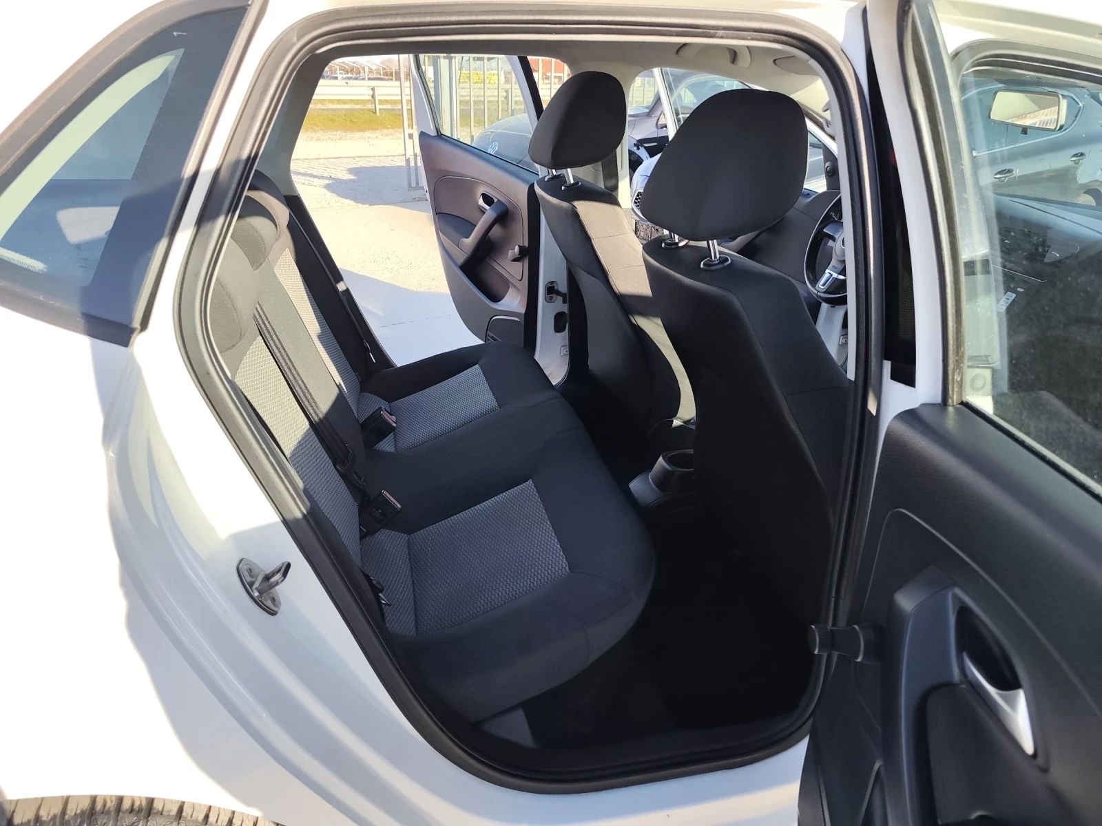 VW Polo 1.2TDI, Фейслифт , снимка 9 - Автомобили и джипове - 54311096